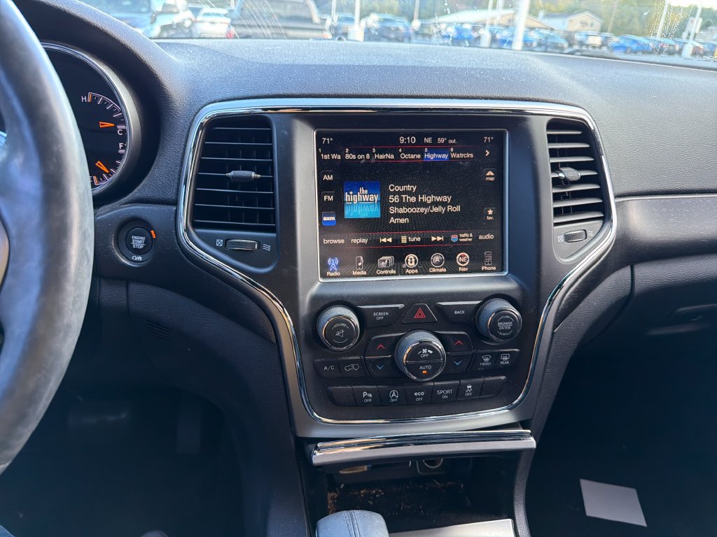 Used 2017 Jeep Grand Cherokee Altitude AWD/4WD image 13