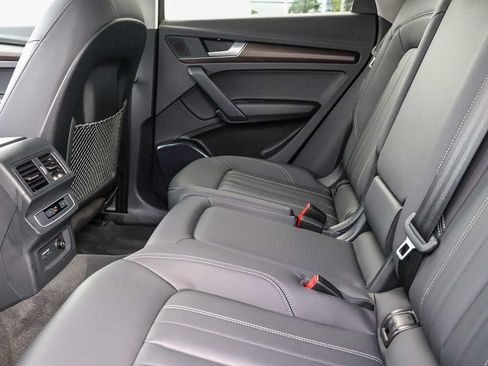 Used 2023 Audi Q5 2.0T Premium w/ Convenience Package AWD/4WD image 18