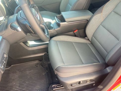 Certified 2026 GMC Terrain AT4 w/ Technology Package II AWD/4WD image 25