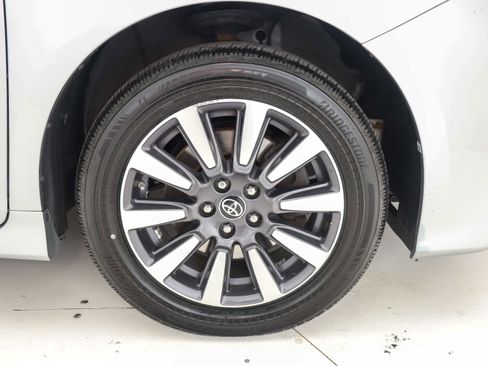 Used 2020 Toyota Sienna LE image 31