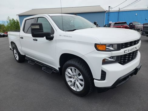 Used 2021 Chevrolet Silverado 1500 Custom AWD/4WD image 2