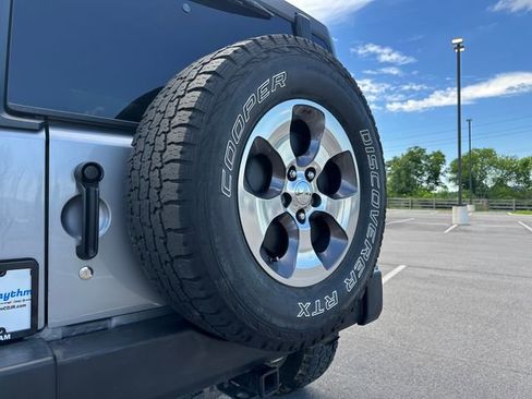 Used 2016 Jeep Wrangler Unlimited Sahara AWD/4WD image 39