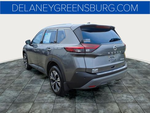 Used 2021 Nissan Rogue SV w/ Premium Package image 5