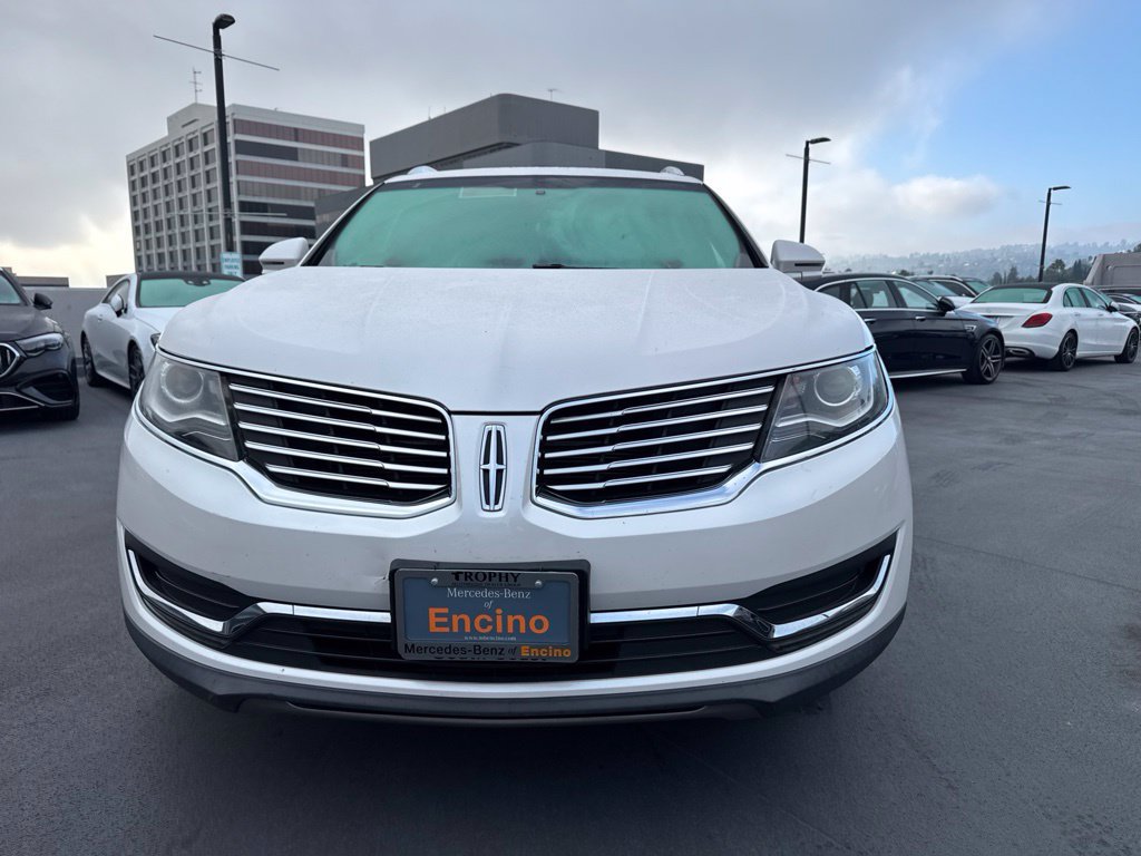 Used 2018 Lincoln MKX Select w/ Select Plus Package FWD image 2