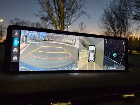 Used 2023 Genesis GV70 2.5T w/ Advanced Package image 24