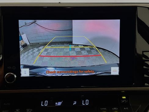 Used 2025 Toyota Camry LE image 28