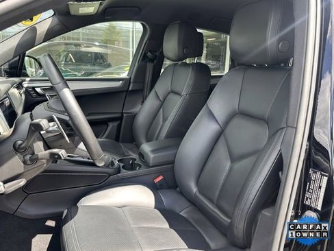 Used 2023 Porsche Macan S w/ Premium Package image 12