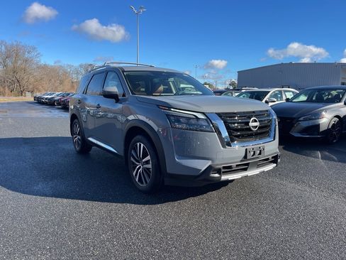 New 2025 Nissan Pathfinder Platinum w/ Cargo Package image 4