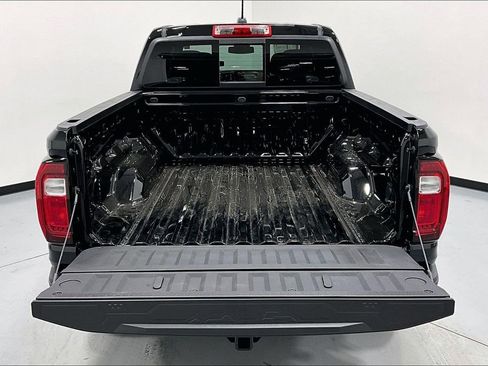 New 2026 GMC Canyon Elevation w/ Convenience Package RWD image 31