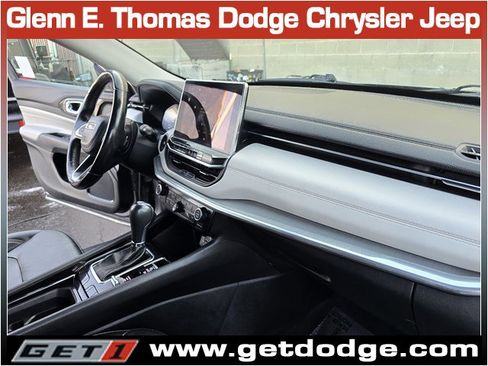 Certified 2022 Jeep Compass Limited w/ Mopar Graphics Package image 31