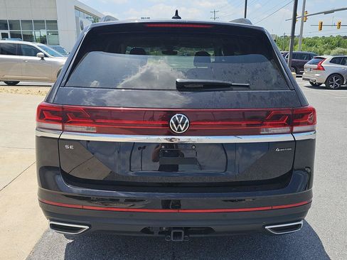 Used 2025 Volkswagen Atlas SE AWD/4WD image 5
