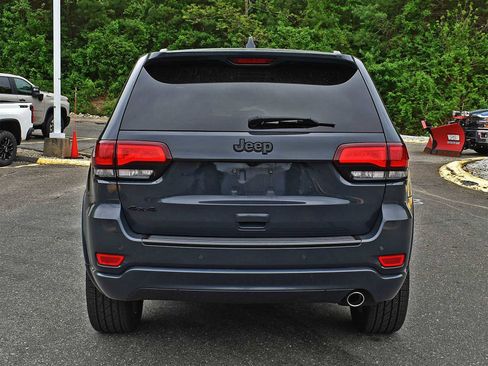 Used 2018 Jeep Grand Cherokee Altitude AWD/4WD image 7