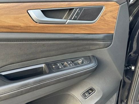 Used 2024 Volkswagen Atlas SE image 37