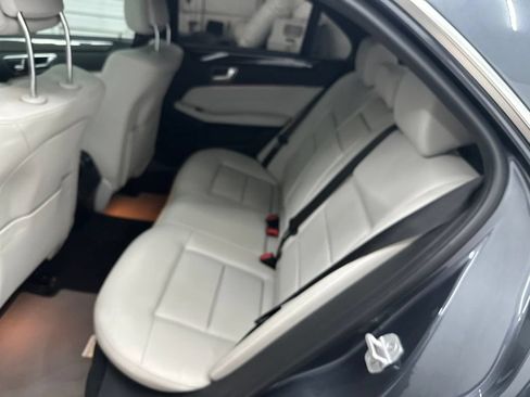 Used 2014 Mercedes-Benz E 350 4MATIC Sedan image 24