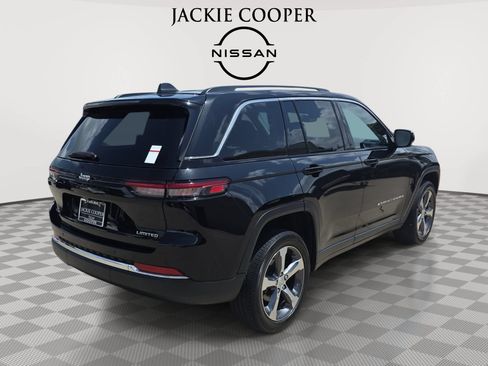 Used 2023 Jeep Grand Cherokee Limited w/ Trailer Tow Prep Group (B) AWD/4WD image 5