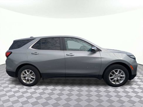 Used 2024 Chevrolet Equinox LT FWD image 2