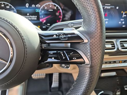 Used 2024 Mercedes-Benz GLS 450 4MATIC image 34