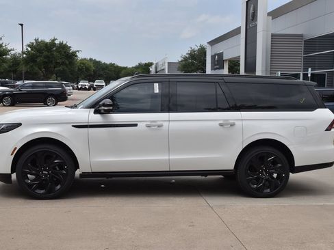 New 2026 Lincoln Navigator L Black Label AWD/4WD image 11