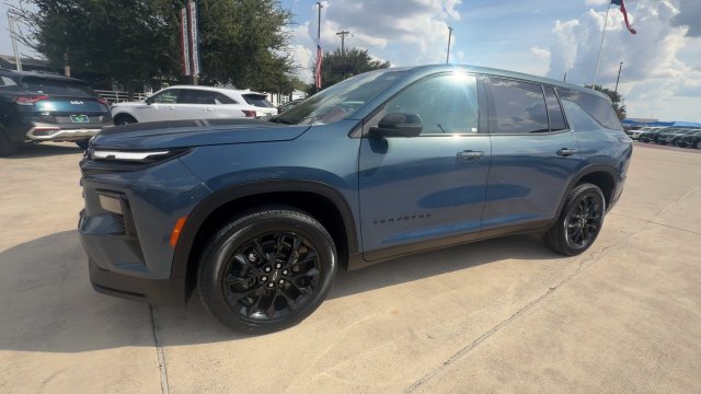 Certified 2024 Chevrolet Traverse LS w/ Midnight/Sport Edition FWD image 4