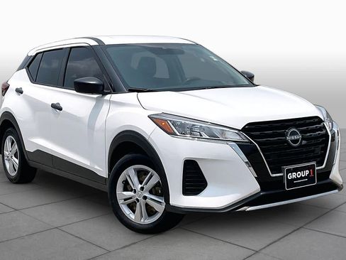 Used 2024 Nissan Kicks S FWD image 3