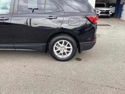 Used 2023 Chevrolet Equinox LS w/ LS Convenience Package AWD/4WD image 24