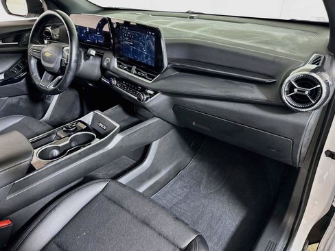 Used 2026 Chevrolet Equinox LT w/ Convenience Package II FWD image 27