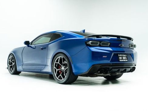 Used 2017 Chevrolet Camaro SS RWD image 18