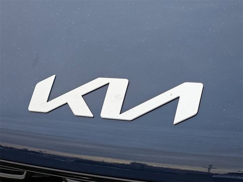 Certified 2025 Kia Sorento S w/ Panoramic Sunroof Package image 11