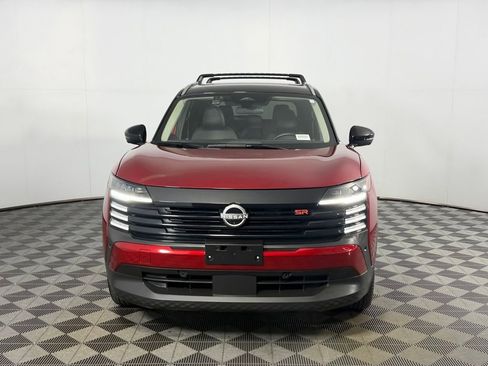 Used 2025 Nissan Kicks SR w/ Illumination Package FWD image 11