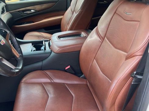 Used 2019 Cadillac Escalade Premium Luxury AWD/4WD image 15