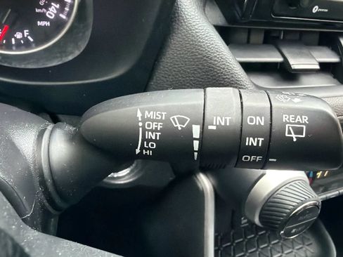Used 2021 Toyota RAV4 XLE FWD image 13