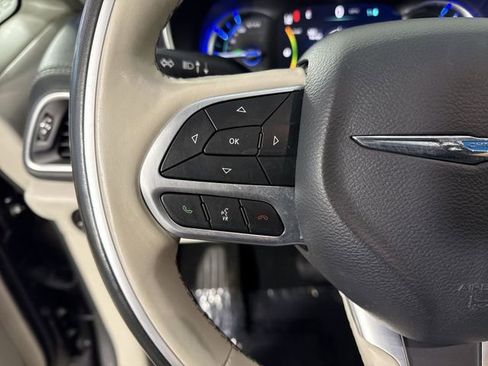 Used 2020 Chrysler Pacifica Limited w/ Advanced Safetytec Group FWD image 12
