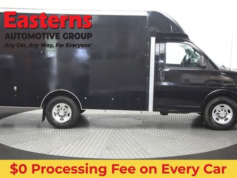 Used 2017 Chevrolet Express 3500 RWD image 42