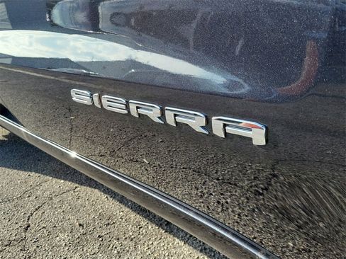 New 2025 GMC Sierra 1500 SLE image 8