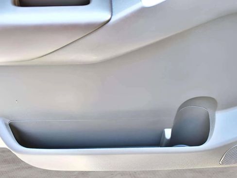 Used 2006 Nissan Pathfinder SE w/ (P01) Se Premium Pkg image 8