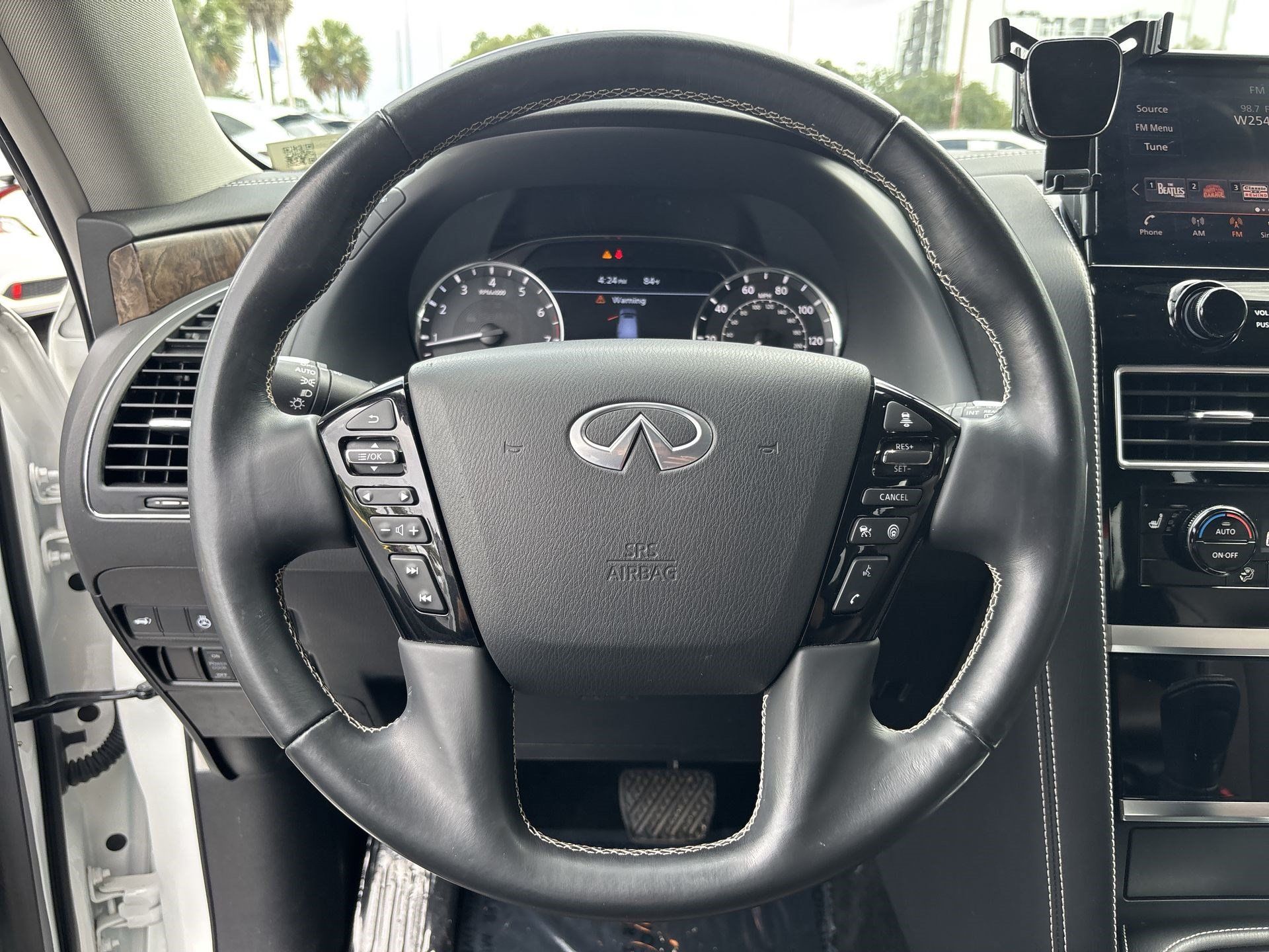 Used 2024 INFINITI QX80 Premium Select w/ Cargo Package AWD/4WD image 11