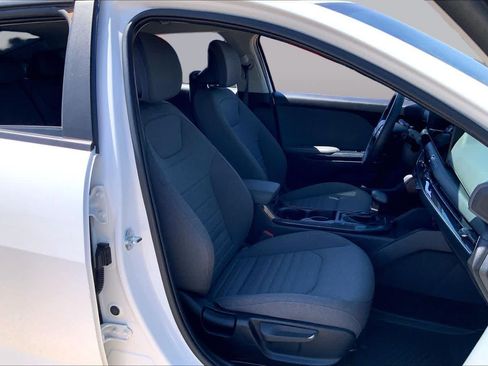 Certified 2025 Kia K4 EX FWD image 9