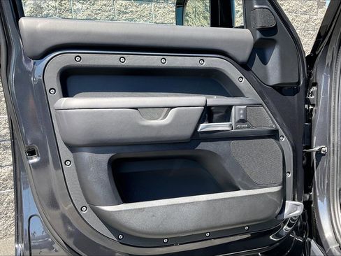 New 2026 Land Rover Defender 130 X-Dynamic SE AWD/4WD image 12