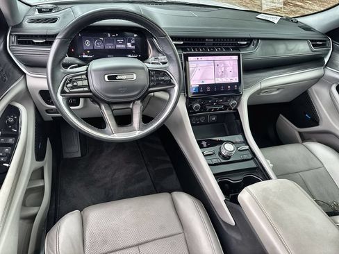 Used 2021 Jeep Grand Cherokee L Overland w/ Luxury Tech Group IV AWD/4WD image 20