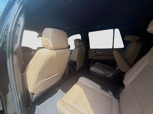 Used 2021 Chevrolet Tahoe Premier w/ Premium Package RWD image 23