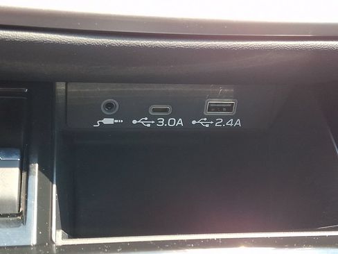 Used 2025 Subaru Outback Premium AWD/4WD image 24