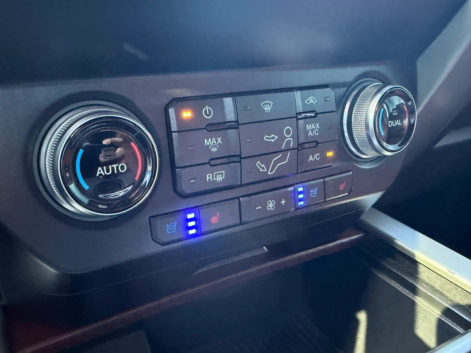 Used 2019 Ford F350 King Ranch w/ King Ranch Ultimate Package AWD/4WD image 25