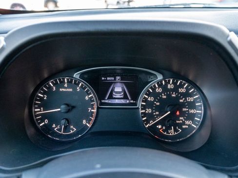 Used 2017 Nissan Pathfinder Platinum w/ Family Entertainment Package image 34