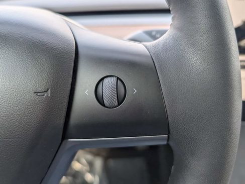 Used 2022 Tesla Model 3 image 21