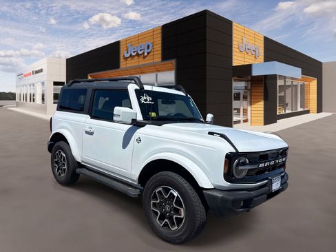 Used 2023 Ford Bronco Outer Banks AWD/4WD image 1