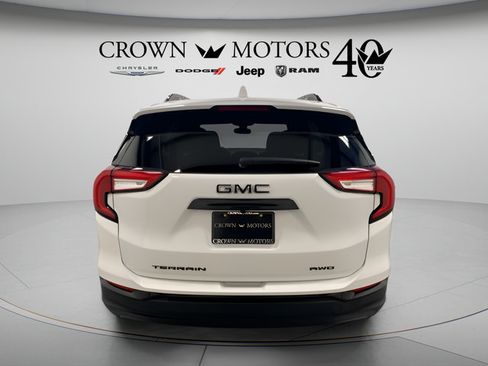 Used 2023 GMC Terrain SLE w/ Driver Convenience Package AWD/4WD image 5