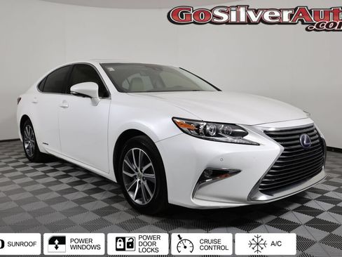 Used 2016 Lexus ES 300h w/ Luxury Package w/Wood Trim FWD image 1