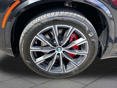 Used 2024 BMW X5 xDrive40i w/ M Sport Package AWD/4WD image 11