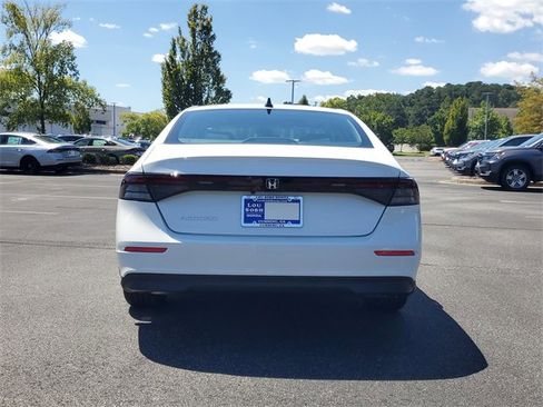 New 2025 Honda Accord SE image 5
