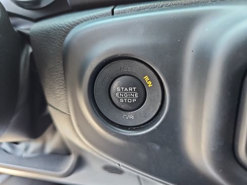 Used 2022 Jeep Wrangler Unlimited Sahara w/ Cold Weather Group AWD/4WD image 29
